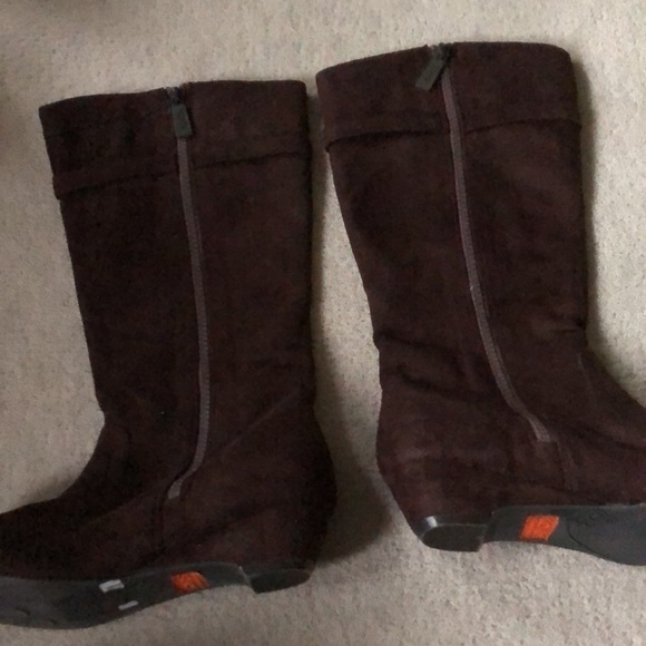 Michael Kors "suede" boots! - Picture 4 of 7